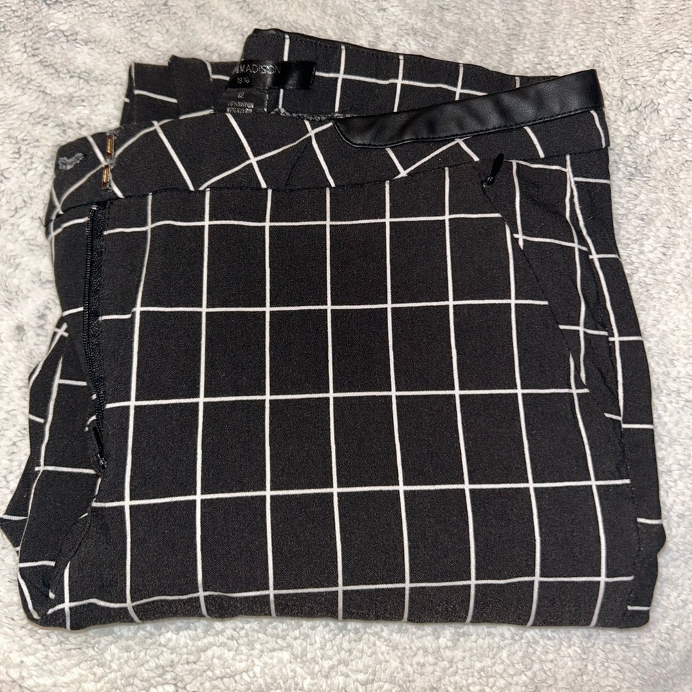 Checkered petite/crop pants